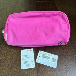 Lululemon Everywhere Belt Bag 1L Sonic Pink